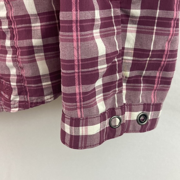 REI Outdoor Quick Drying Snap-Up Shirt with Hidden Zipper Pocket - Picture 7 of 11